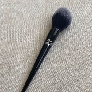 Kat Von D Lock-It Setting Powder Brush